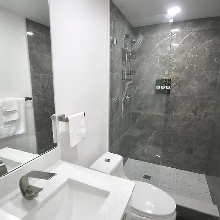251 Airport/Top House Apartments Miami Exterior photo