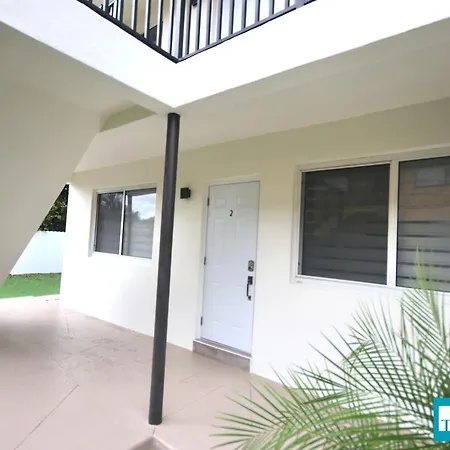 251 Airport/Top House Apartments Miami Exterior photo